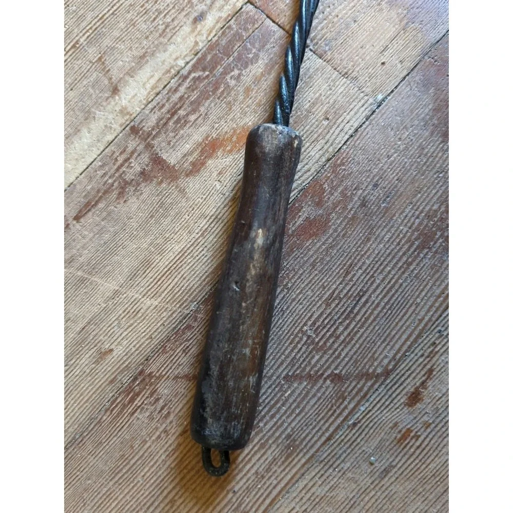 Vintage‎ Large Wire Rug Beater Pillow Fluffer Wooden Handle 37